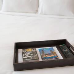 Hanoi E Central Hotel сейф в номере