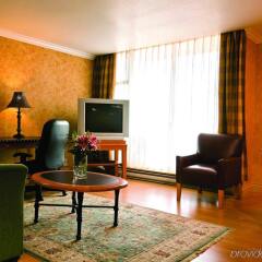 Отель Sunset Inn and Suites Канада, Ванкувер - отзывы, цены и фото номеров - забронировать отель Sunset Inn and Suites онлайн комната для гостей фото 5