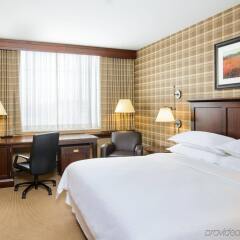Отель Sheraton JFK Airport Hotel США, Нью-Йорк - 1 отзыв об отеле, цены и фото номеров - забронировать отель Sheraton JFK Airport Hotel онлайн комната для гостей фото 2