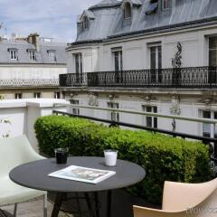 Отель Golden Tulip Opera De Noailles Франция, Париж - 1 отзыв об отеле, цены и фото номеров - забронировать отель Golden Tulip Opera De Noailles онлайн балкон