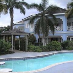 Отель Beachcomber Club Resort с домашними животными