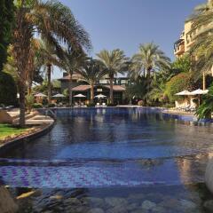 Отель Movenpick Resort & Residences Aqaba бассейн