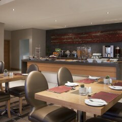 Отель Holiday Inn Express Sandton Woodmead питание