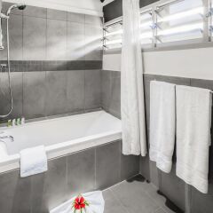 Отель Tokatoka Resort Hotel Фиджи, Вити-Леву - отзывы, цены и фото номеров - забронировать отель Tokatoka Resort Hotel онлайн ванная фото 2
