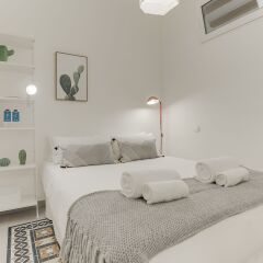 Отель Sweet Inn Apartment - Gracia Deluxe Испания, Барселона - отзывы, цены и фото номеров - забронировать отель Sweet Inn Apartment - Gracia Deluxe онлайн комната для гостей фото 4