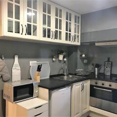 Отель Charming flat at great location Лиссабон в номере