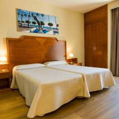 Hotel Monarque El Rodeo комната для гостей