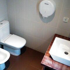Metro Hostel Lisbon Лиссабон ванная