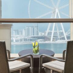 Отель Delta by Marriott Jumeirah Beach балкон