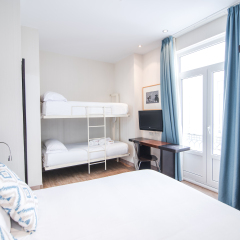 Отель Petit Palace Plaza de la Reina комната для гостей