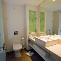 Отель Holiday Inn Stevenage ванная
