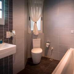 Отель Consiglia Apartment - St. Julians Мальта, Баллута-бей - отзывы, цены и фото номеров - забронировать отель Consiglia Apartment - St. Julians онлайн ванная