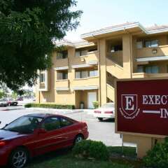 Executive Inn Hotel парковка