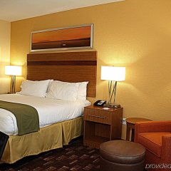 Отель Holiday Inn Express & Suites Fort Lauderdale Airport South, an IHG Hotel США, Дания-Бич - отзывы, цены и фото номеров - забронировать отель Holiday Inn Express & Suites Fort Lauderdale Airport South, an IHG Hotel онлайн комната для гостей