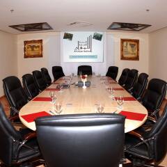 Отель Al Liwan Suites