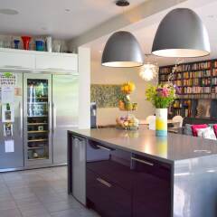 Отель Contemporary 5 Bedroom House in North London гостиничный бар