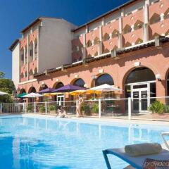 Отель Novotel Toulouse Centre Compans Caffarelli Франция, Тулуза - отзывы, цены и фото номеров - забронировать отель Novotel Toulouse Centre Compans Caffarelli онлайн бассейн фото 2