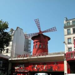 Отель Moulin Rouge Backstage Париж развлечения