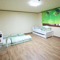 Отель Namsan Guest House 2 фитнесс-зал