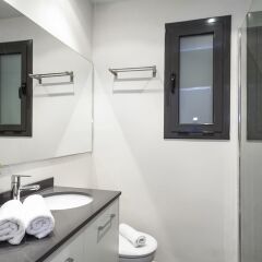 Апартаменты DingDong Fira Apartments ванная фото 2
