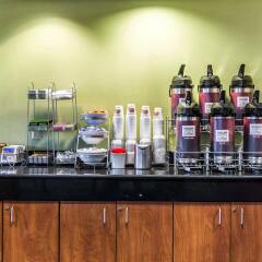 Отель Comfort Suites Manassas Battlefield Park гостиничный бар