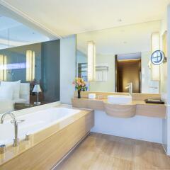 Отель Le Meridien Xiamen Китай, Сямынь - отзывы, цены и фото номеров - забронировать отель Le Meridien Xiamen онлайн ванная