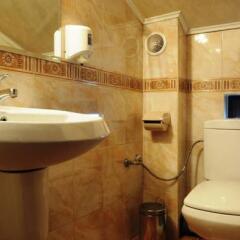 Отель Guesthouse Saint George Болгария, Чепеларе - отзывы, цены и фото номеров - забронировать отель Guesthouse Saint George онлайн ванная