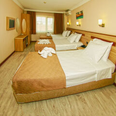 Gold Hotel комната для гостей