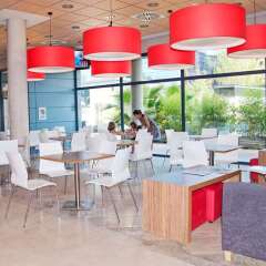Отель Travelodge Madrid Torrelaguna гостиничный бар