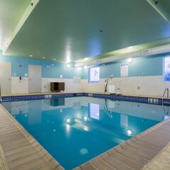 Holiday Inn Express Hotel & Suites Reading бассейн