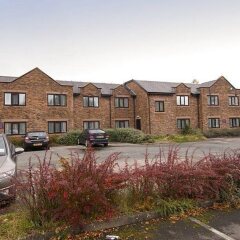 Отель Premier Inn Warrington South парковка