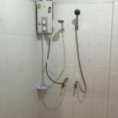 Отель Pra-Ae Lanta Apartment Таиланд, Ланта - отзывы, цены и фото номеров - забронировать отель Pra-Ae Lanta Apartment онлайн ванная
