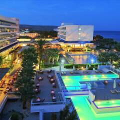 Отель Blue Sea Beach Resort - All Inclusive бассейн