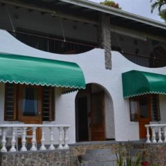 Отель Calypha Guest House Сейшельские острова, Остров Маэ - отзывы, цены и фото номеров - забронировать отель Calypha Guest House онлайн балкон
