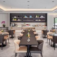 Отель Le Grove Serviced Residences гостиничный бар