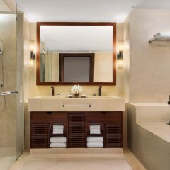 Отель JW Marriott Khao Lak Resort and Spa ванная фото 2