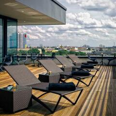 Отель Vienna House Andel´s Berlin Германия, Берлин - 8 отзывов об отеле, цены и фото номеров - забронировать отель Vienna House Andel´s Berlin онлайн бассейн