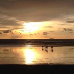 Отель Noble House Beach Resort пляж