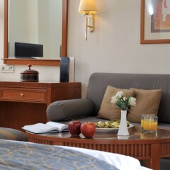 Отель Athens Atrium Hotel and Suites Греция, Афины - 2 отзыва об отеле, цены и фото номеров - забронировать отель Athens Atrium Hotel and Suites онлайн в номере фото 2