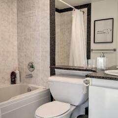 Отель The Residence Club Vancouver Канада, Ванкувер - отзывы, цены и фото номеров - забронировать отель The Residence Club Vancouver онлайн ванная