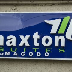 Отель Maxton Suites Magodo с домашними животными