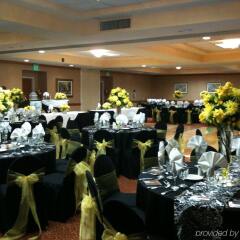 Отель DoubleTree by Hilton Carson