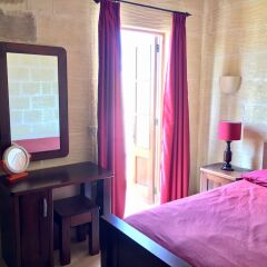 Отель Qronfla Farm Five Stars Holiday House Мальта, Зеббудж - отзывы, цены и фото номеров - забронировать отель Qronfla Farm Five Stars Holiday House онлайн удобства в номере фото 2