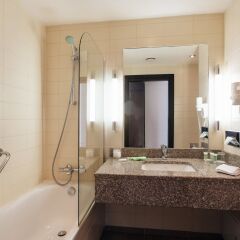 Отель Courtyard by Marriott Irkutsk City Center Иркутск ванная фото 2