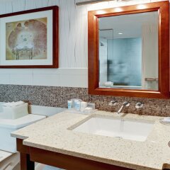 Wyndham Garden Chinatown in New York, United States of America from 362$, photos, reviews - zenhotels.com bathroom
