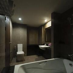 Отель Casa Nithra Bangkok Бангкок ванная