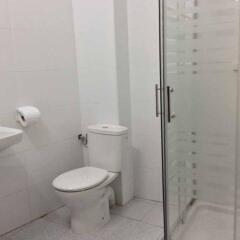 Отель Hostal Nilo Барселона ванная фото 2