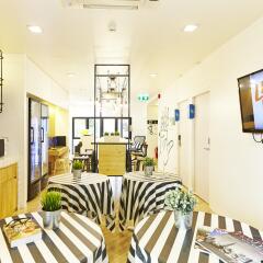 Liveitup Asok Hostel Бангкок