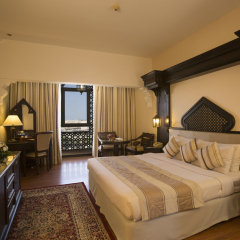 Arabian Courtyard Hotel & Spa 4* Представительский номер