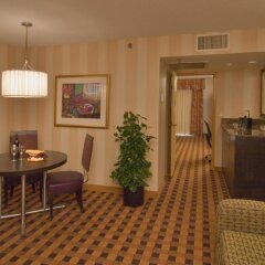 Отель Embassy Suites Minneapolis - Airport Блумингтон комната для гостей фото 4